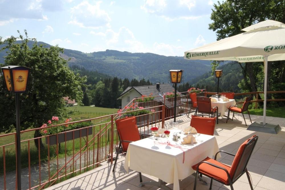 Panoramadorf Saualpe Hotel Eberstein Exterior foto