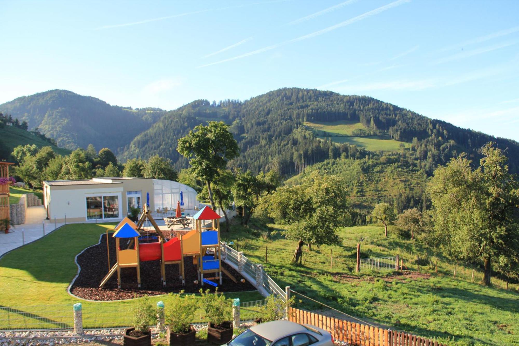 Panoramadorf Saualpe Hotel Eberstein Exterior foto